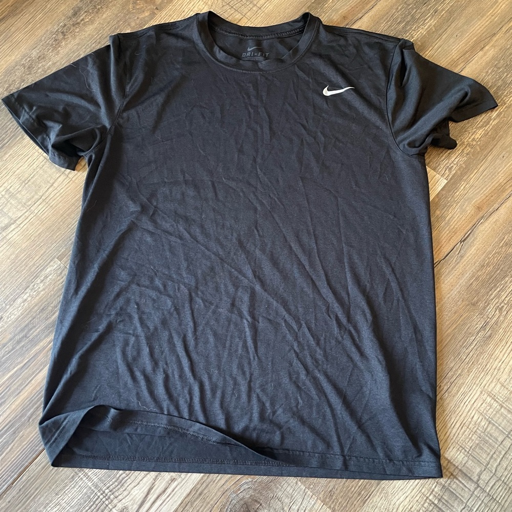 Men’s Nike Dri-fit shirt size large